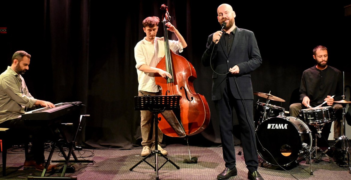 4 Ξεχωριστά Live στο Theatre of the No