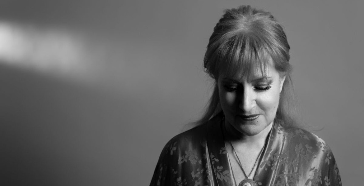 Έλλη Πασπαλά | Τα Πρόσωπα του Έρωτα