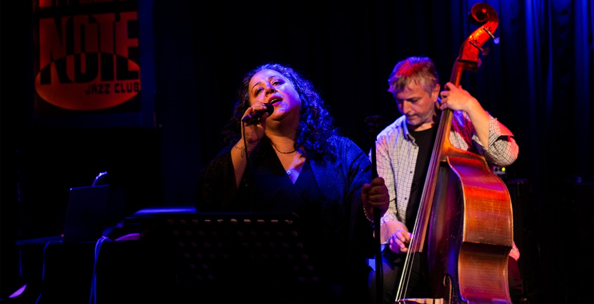 Τέρη Βακιρτζόγλου | The Hung