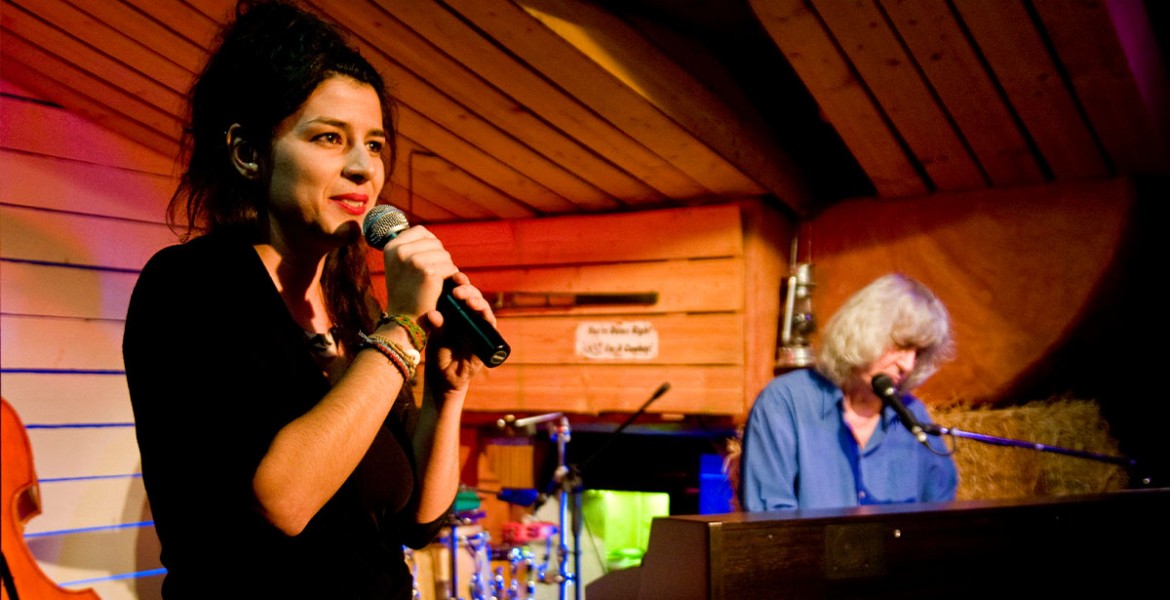 Από το Rock n Roll στο Ρεμπέτικο!