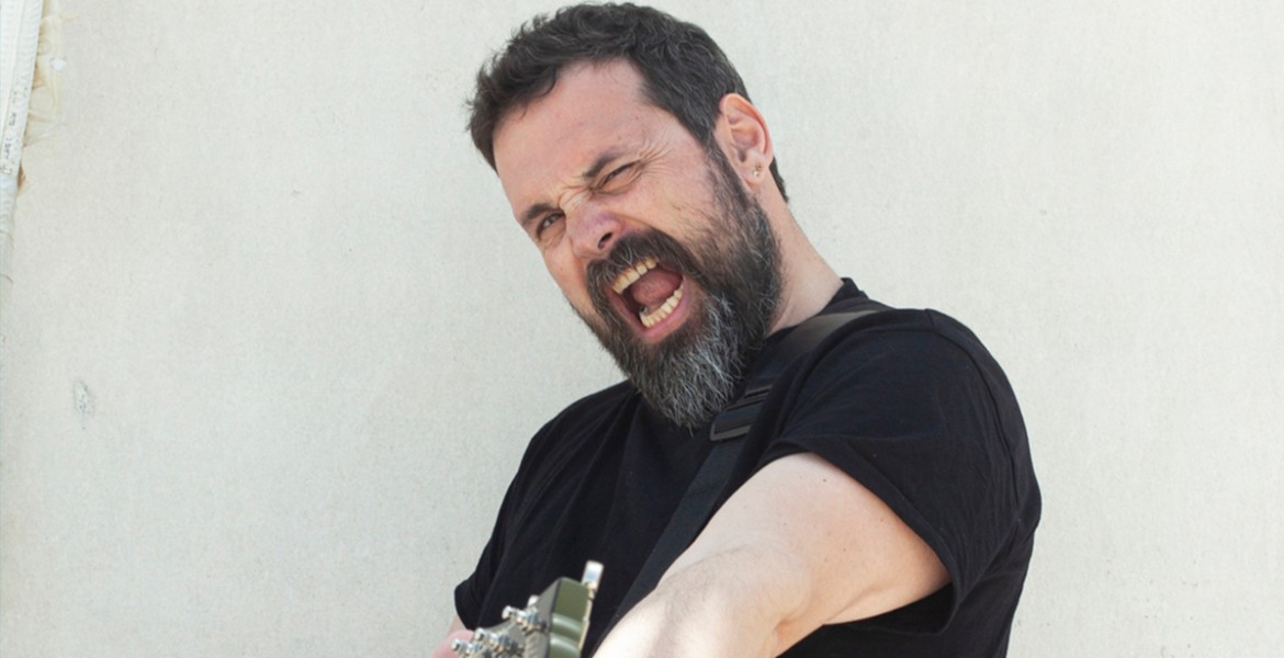 Ο Σπύρος Γραμμένος γιορτάζει (ξανά) τον Άγιο Βαλεντίνο