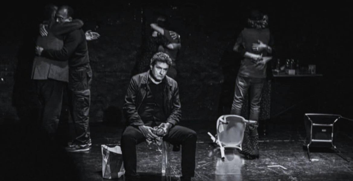 Απόντες του Βασίλη Κατσικονούρη