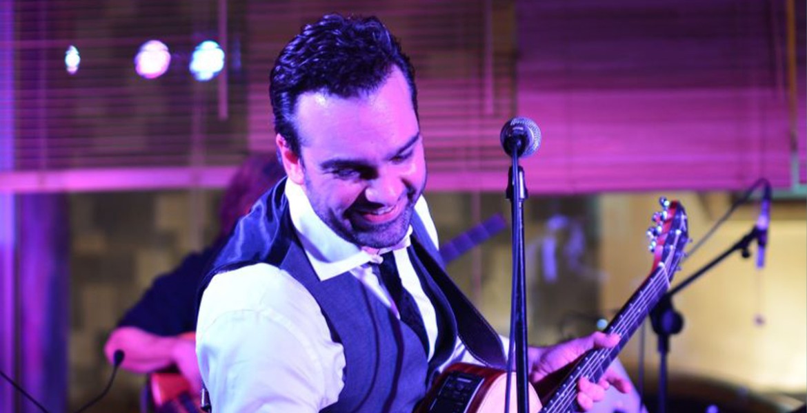 Doros Demosthenous sings Elvis