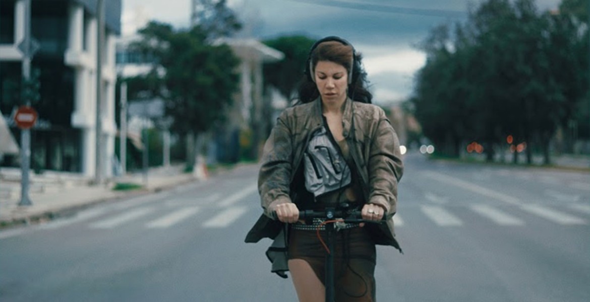 ILIA | Ατσαλένιες Πεταλούδες