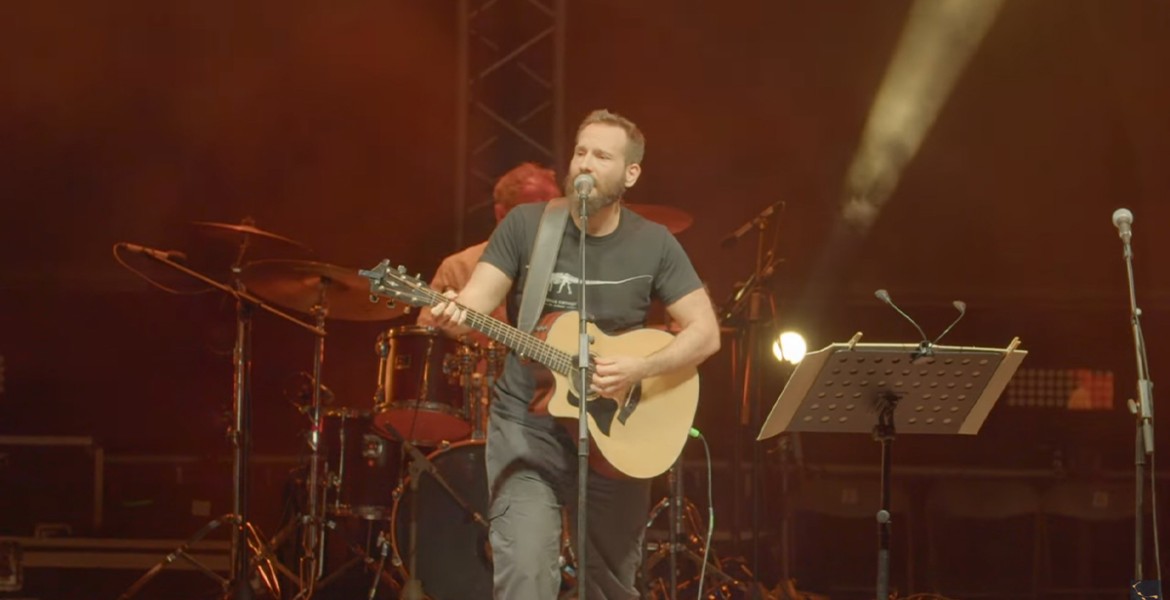 Τάσος Λούκος | Για μια γωνιά