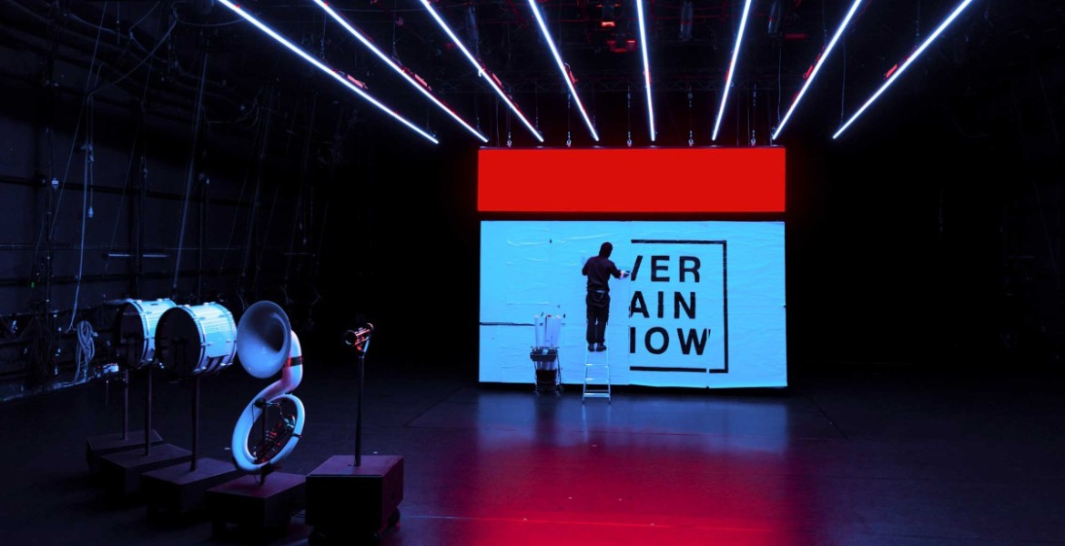 Three Times Left is Right - Κριτική